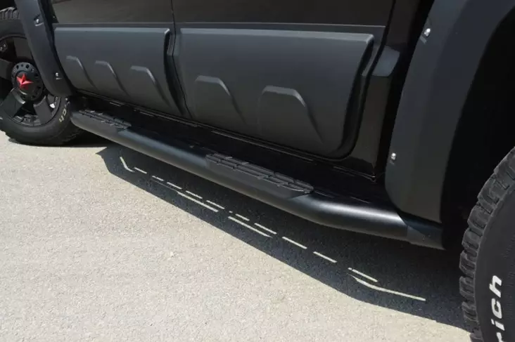 VW Amarok Sidorör med stegyta Svart - Volkswagen - 8020104980 - 1