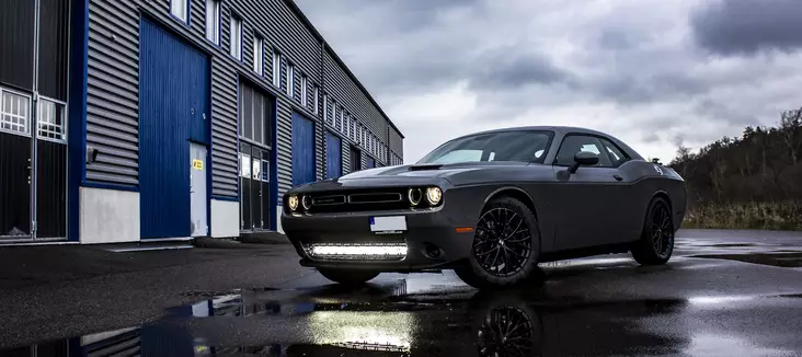 Dodge Challenger LED-ramp + modellanpassat fäste - Dodge - 8020102791 - 1