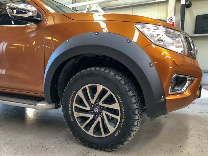 Skärmbreddare Nissan Navara 16-21+ med nitar - Nissan - 8020103592 - 2