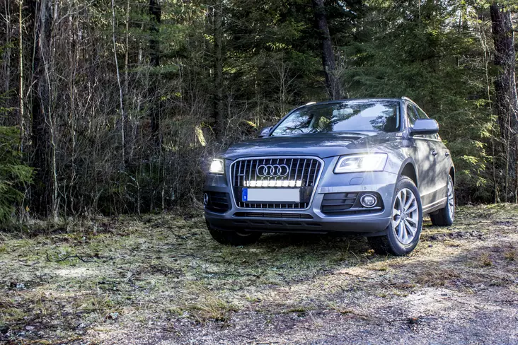 Audi Q5 Ledramp + modellanpassat fäste - Audi - 8020100213 - 1
