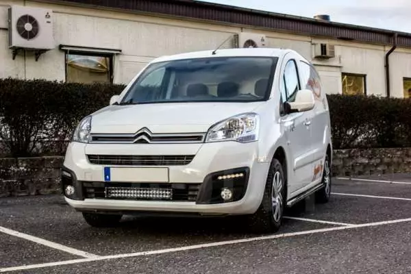 Citroen Berlingo Ledramp + Modellanpassat fäste - Citroen - 8020100303 - 1