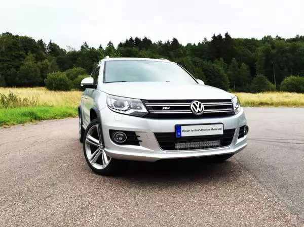 VW Tiguan Ledramp + modellanpassat fäste - Volkswagen - 8020100265 - 1