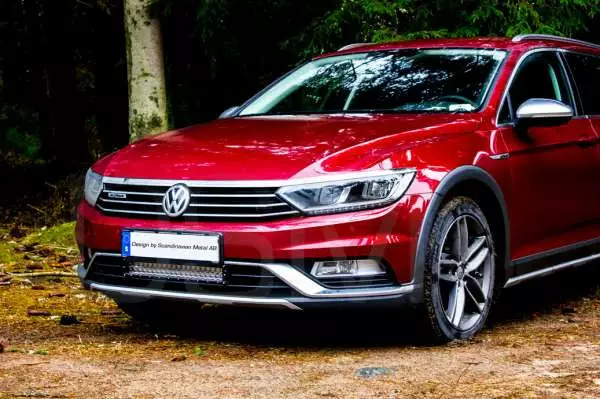 VW Passat Ledramp i Grill + modellanpassat fäste - Volkswagen - 8020100256 - 1