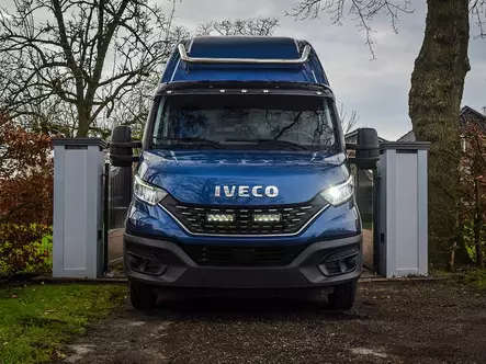 Iveco Daily 2019- Lazer Triple-R 750 Gen2 Grillkit - Modellanpassade LED-ramper - 8020104748 - 1